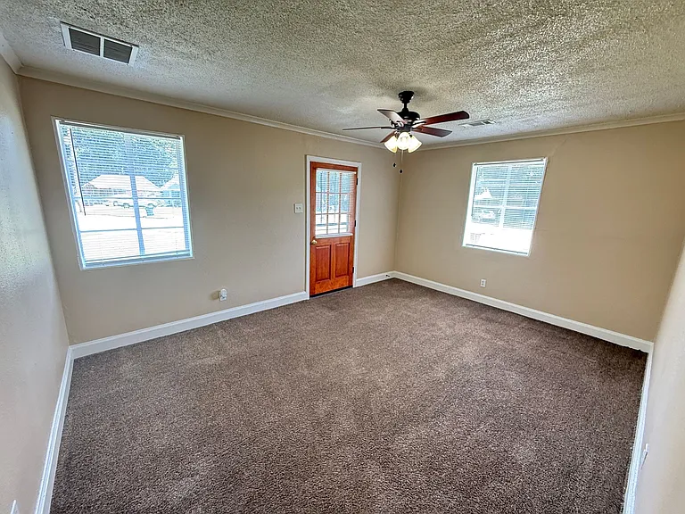 2059 Brighton Rd — Photo 8