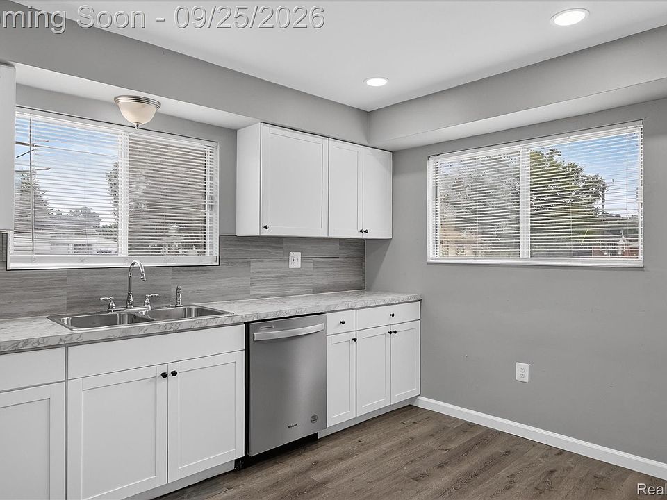 7504 Lozier Ave, photo 6
