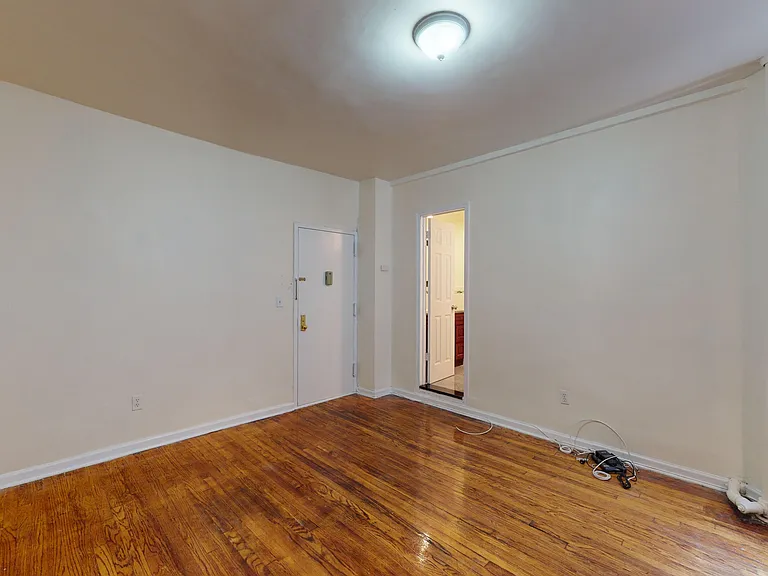 140 W 71st St #2B — Photo 6