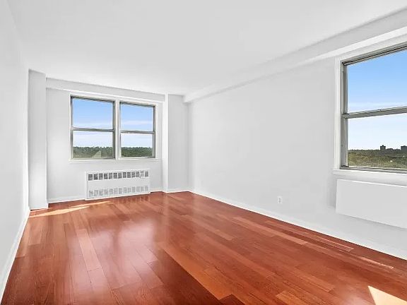 3rd image of 5700 Arlington Ave APT 7C