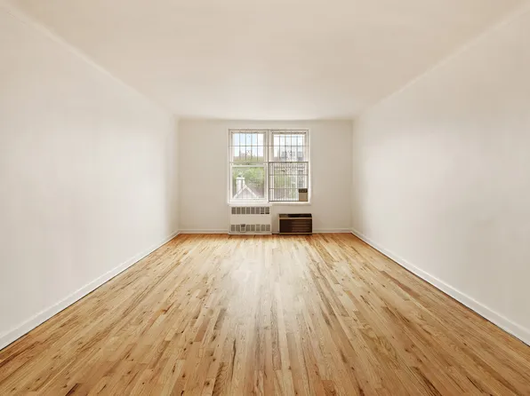 1717 East 18th Street 4P image 1 of 6