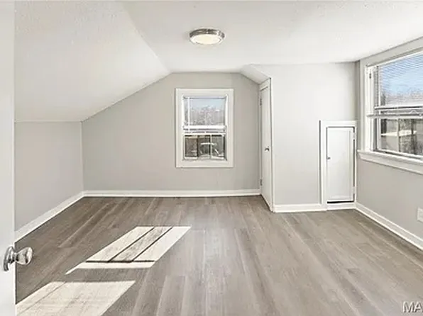 251 Wachtel Ave, Saint Louis, MO 63125