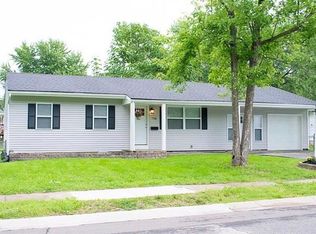 7710 NE Gracemor Dr, Kansas City, MO 64119