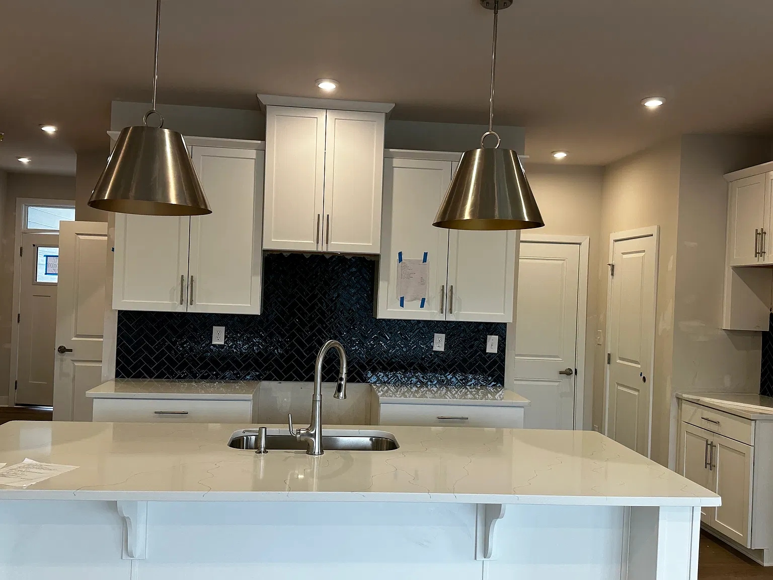 4 bed, 3.5 bath, 2734 sqft, $4,000 — Photo 4
