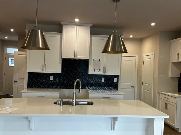 1042 Shinnecock Dr, Wilmington, DE 19808
