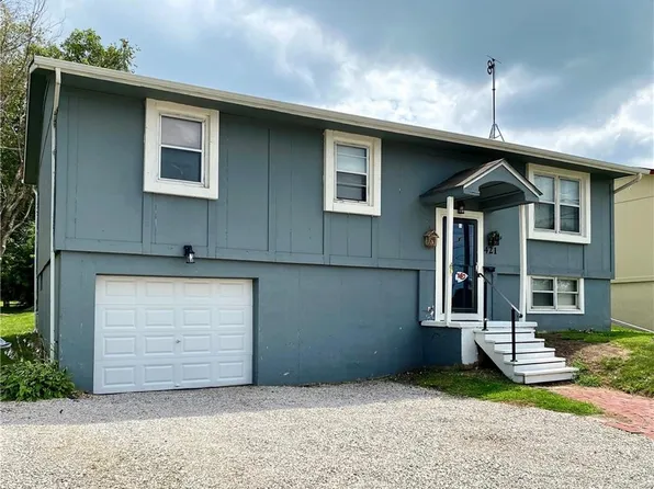 421 W 8th St, Cameron, MO 64429