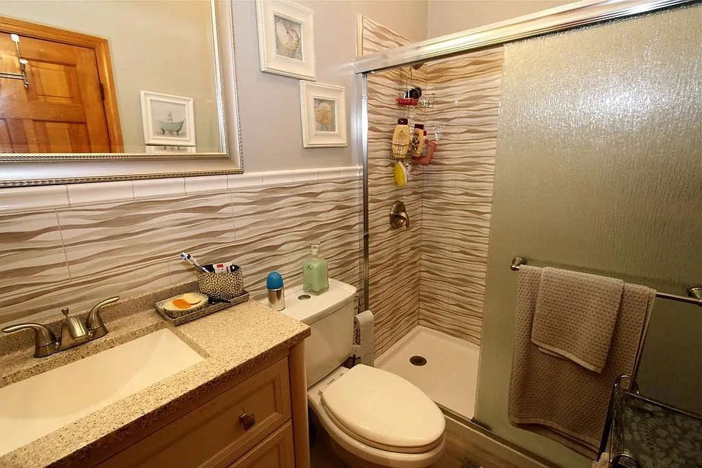 4 bed, 9999 sqft, $3,600 — Photo 4