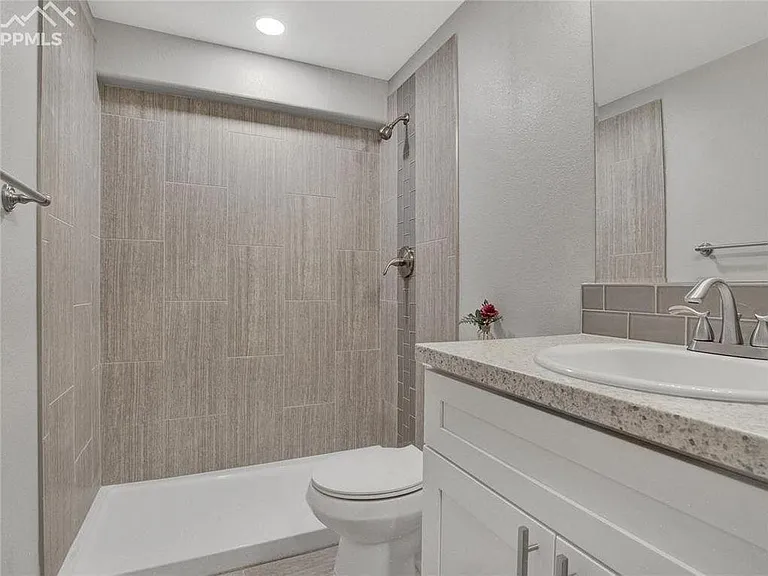 7154 Grand Prairie Dr — Photo 25