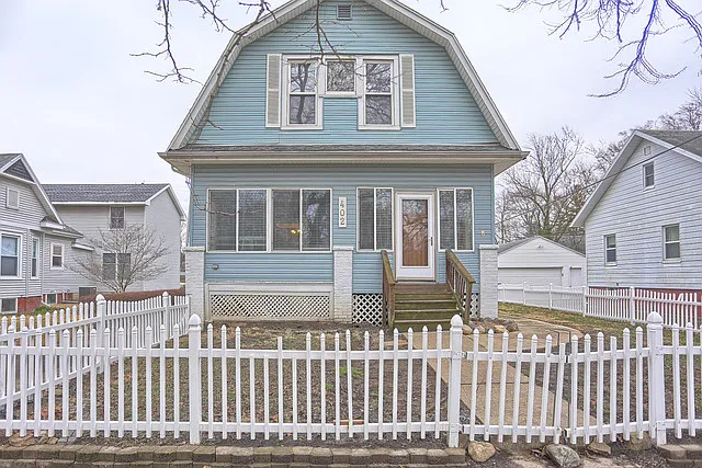 402 N Edwin St photo 1