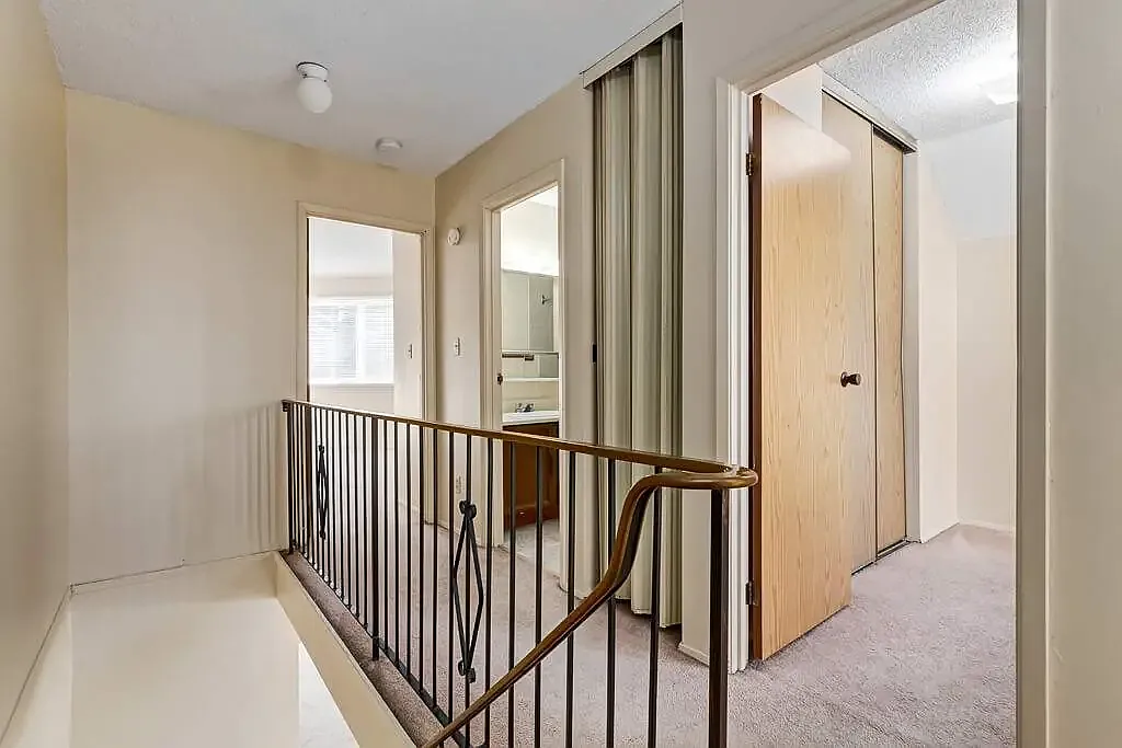 Sunridge Village — Photo 1