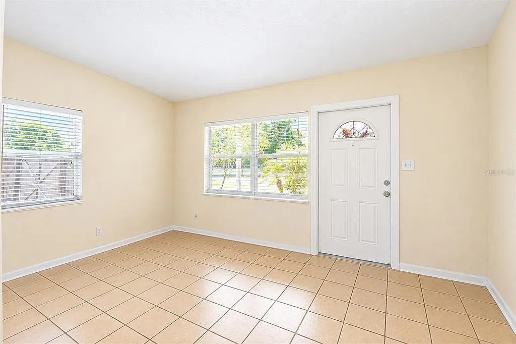2 bed, 1.0 bath, 642 sqft, $1,800 — Photo 2