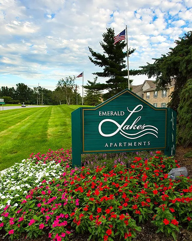 Emerald Lakes and the Vistas at Wedgewood — Photo 4