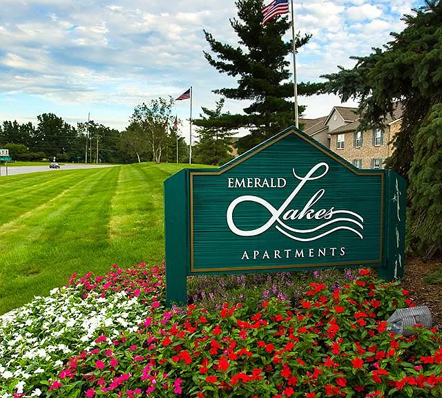Emerald Lakes and the Vistas at Wedgewood — Photo 4