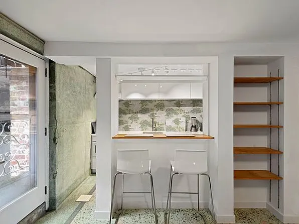 77 Remsen St, Brooklyn, NY 11201