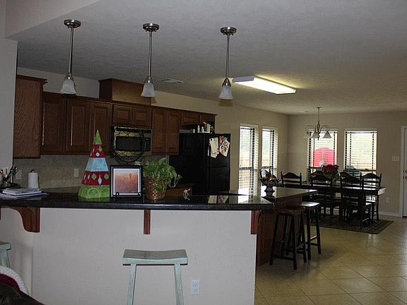 3rd image of 1005 Emerald Dove Ave