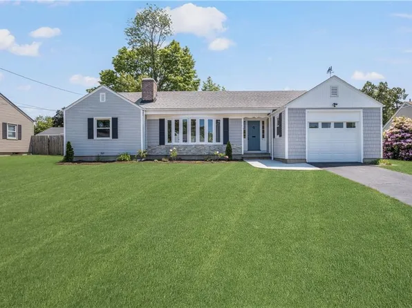 118 Howie Ave, Warwick, RI 02888