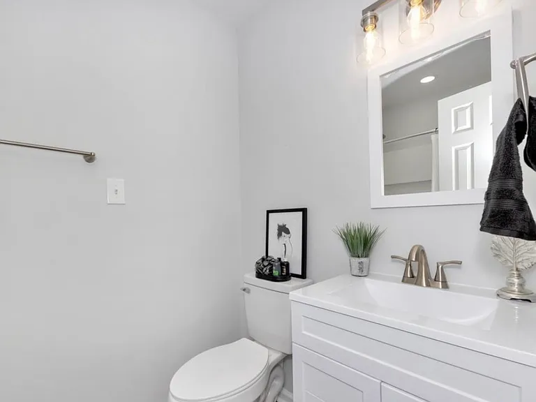 3908 W Oak Way SW — Photo 7