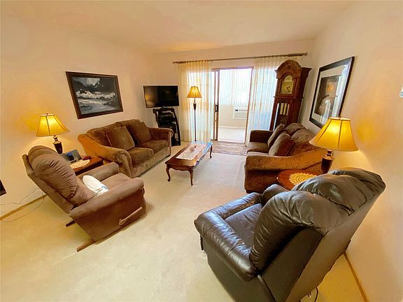3rd image of 1055 Glenwood Ave #302