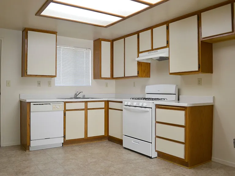 Desert Villas Apartment Homes — Photo 12