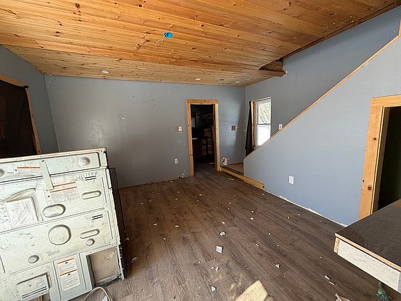 4th image of 92 Chace Rd