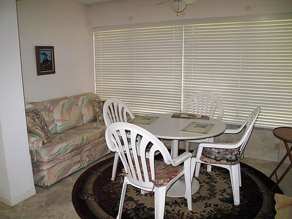 Enclosed Florida room under air (1)