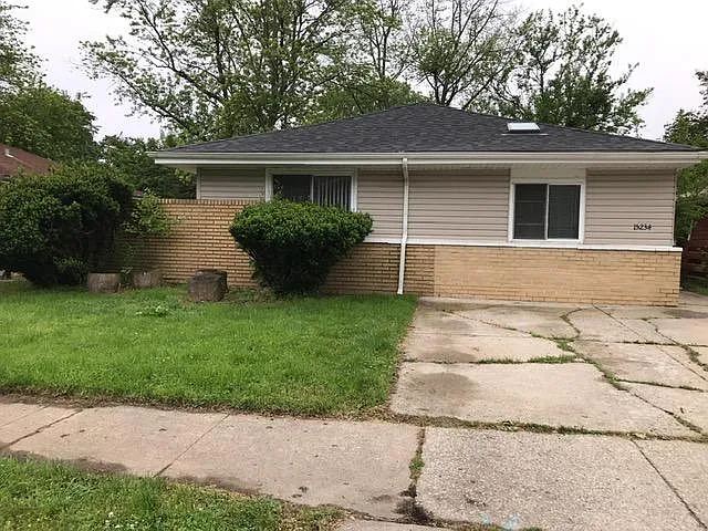 15234 Hastings Dr photo 1