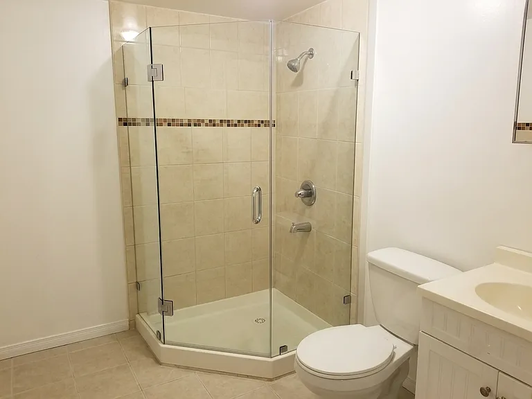 444 Willoughby Ave #1 — Photo 11