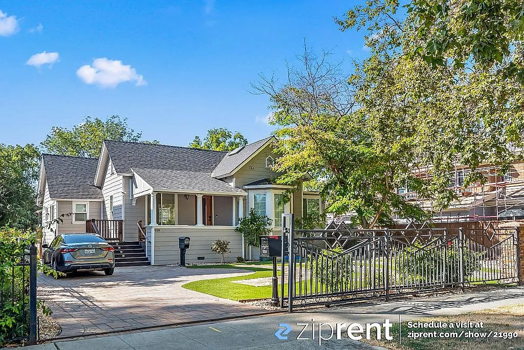 959 University Ave photo 1