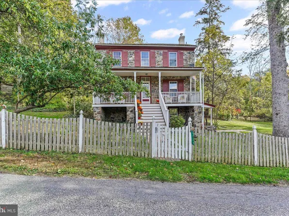 1420 Hollow Rd, Chester Springs, PA 19425