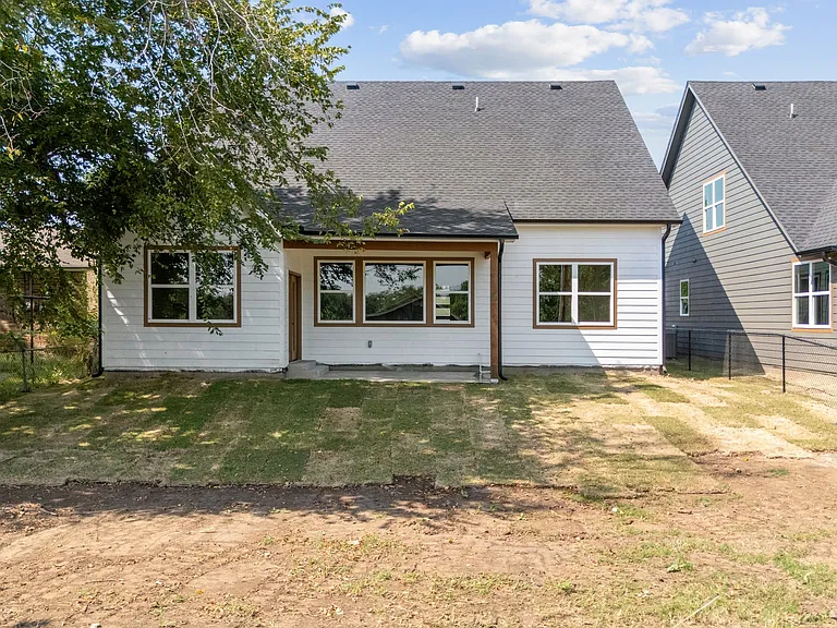 1833 N Troost Ave — Photo 29