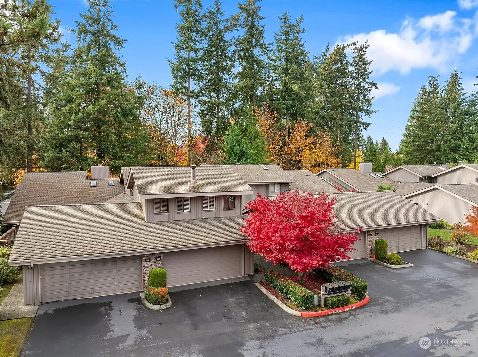 141 140th Place NE #127 photo 1