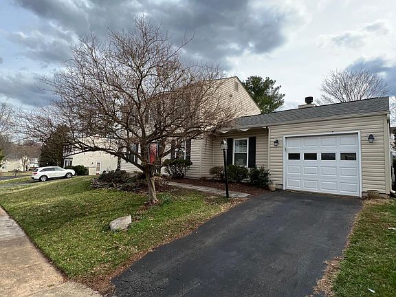 3rd image of 13303 Hollinger Ave