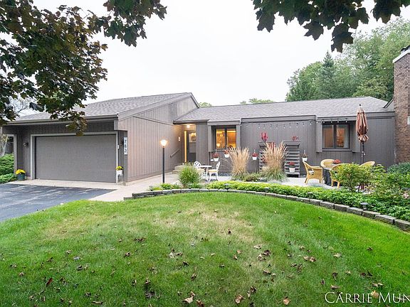 3rd image of 783 Brook Village Dr