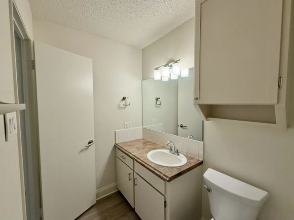 601 Avenue G #J