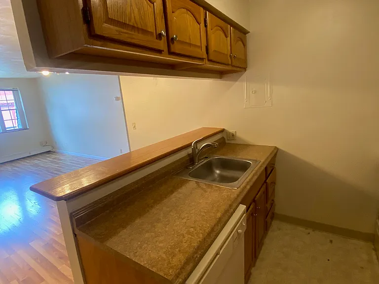 148 Sycamore St #16 — Photo 25