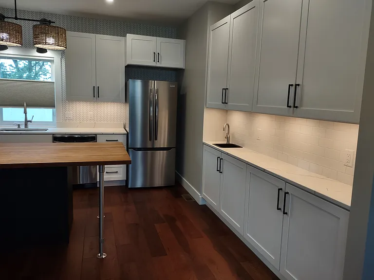 300 W Crawford Ave — Photo 2