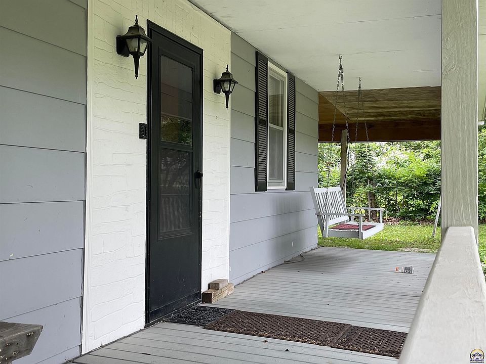 105 E 3rd St, Muscotah, KS 66058 Zillow