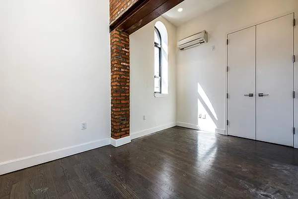 Rented by Nooklyn NYC LLC | media 9