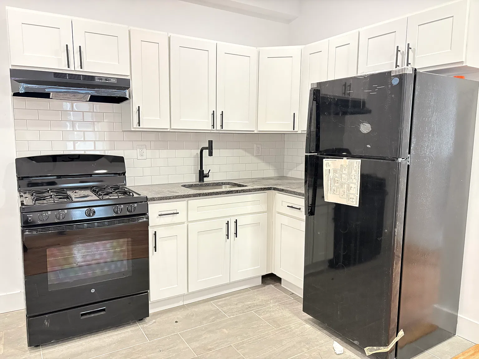 2 bed, 800 sqft, $2,200 — Photo 1