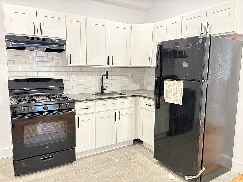 1st image of 178 N 7th St Floor 2