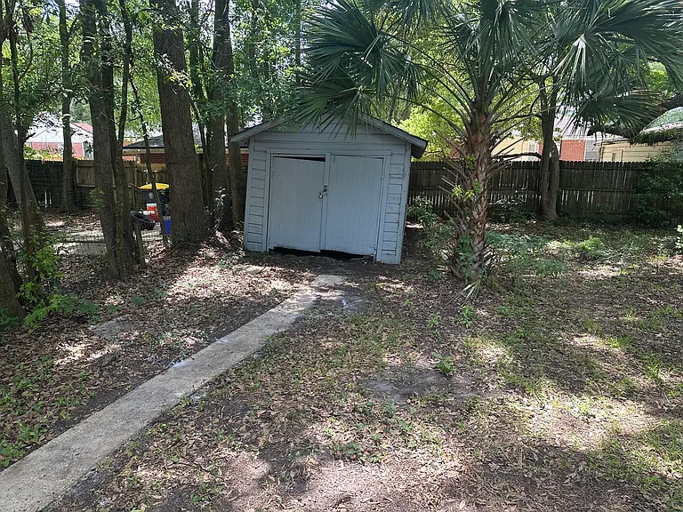 750 Saint Clair St — Photo 12