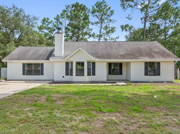 200 Walker Cir, Crestview, FL 32539