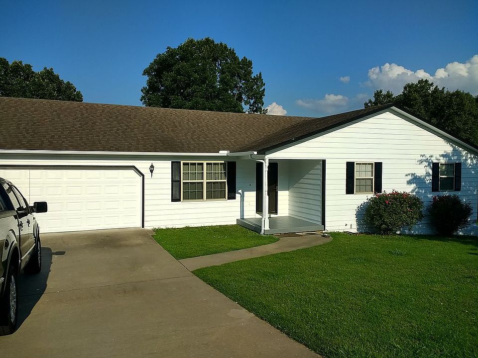 1st image of 3544 Country Cir