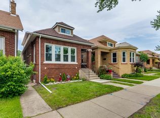 422 E 90th St, Chicago, IL 60619