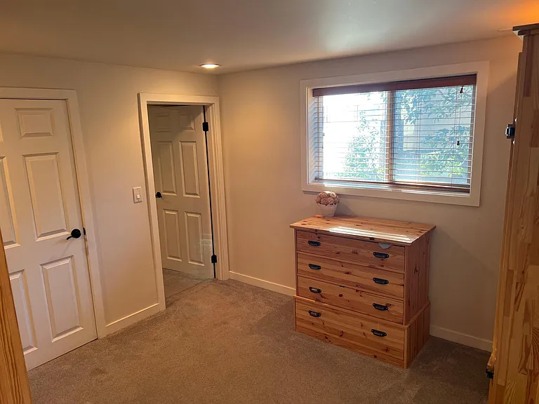 11557 Holmes Point Dr NE — Photo 23