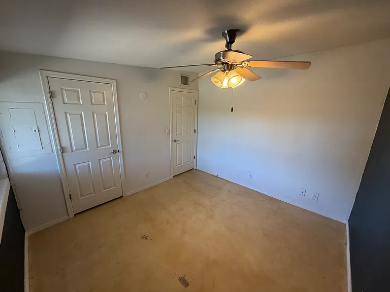 2841 N Columbus Blvd #28 — Photo 5