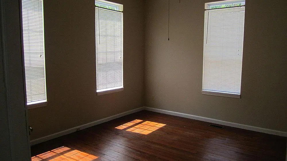 4 bed, $2,080 — Photo 4