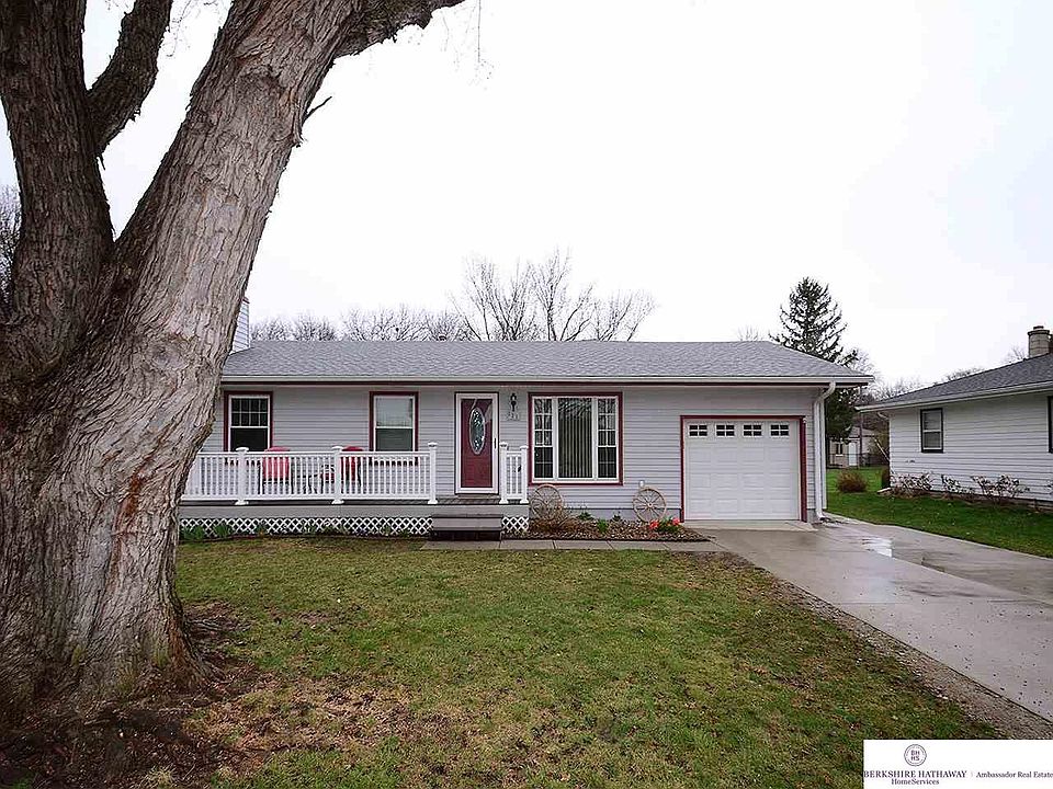 1st image of 121 Meadow Ln