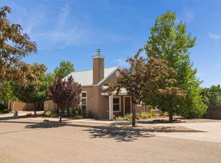 4428 Chamisa Path Rd, Santa Fe, NM 87507
