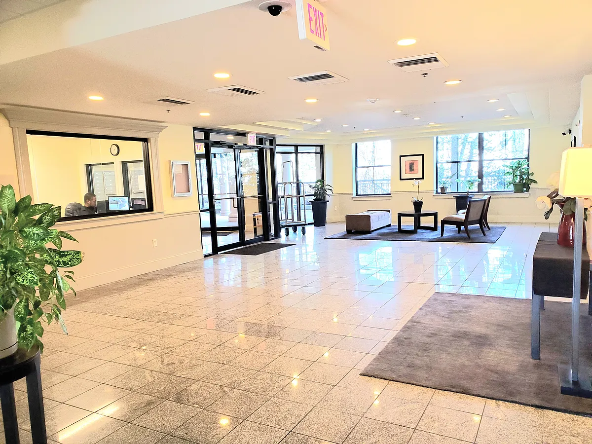 Building Photo - 110 Cypress St #Penthouse 10